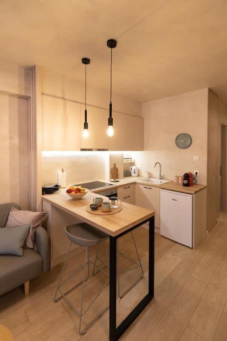 Apo-Zachari Elegant Apartment Larissa Ngoại thất bức ảnh